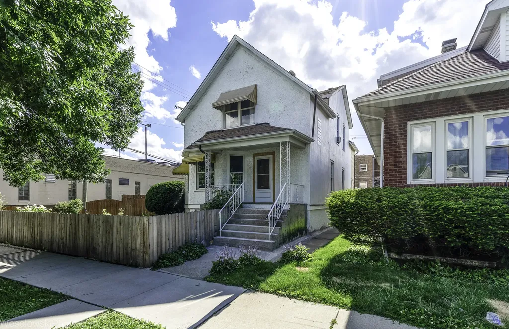 2416 North Rutherford Avenue Chicago IL 60607