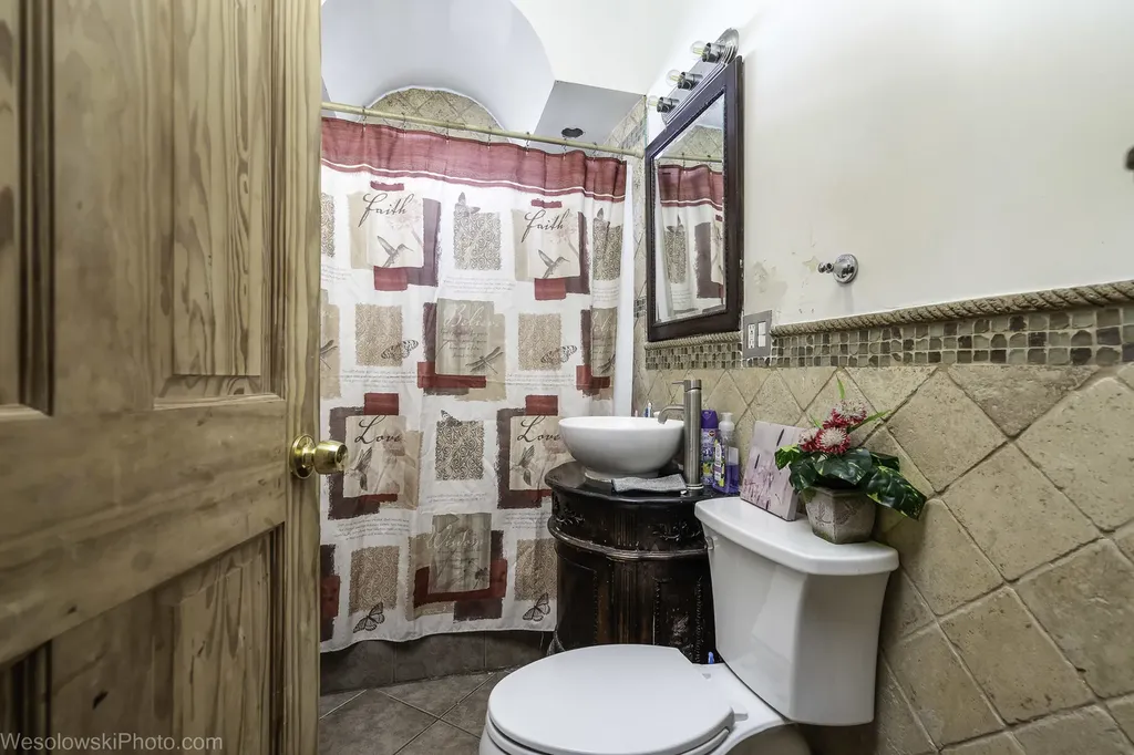 2416 North Rutherford Avenue Chicago IL 60607