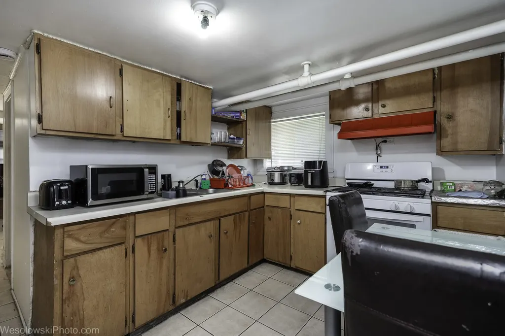 2416 North Rutherford Avenue Chicago IL 60607
