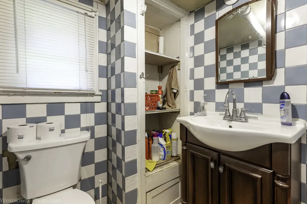 2416 North Rutherford Avenue Chicago IL 60607