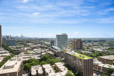 3930 North Pine Grove Avenue Chicago IL 60613