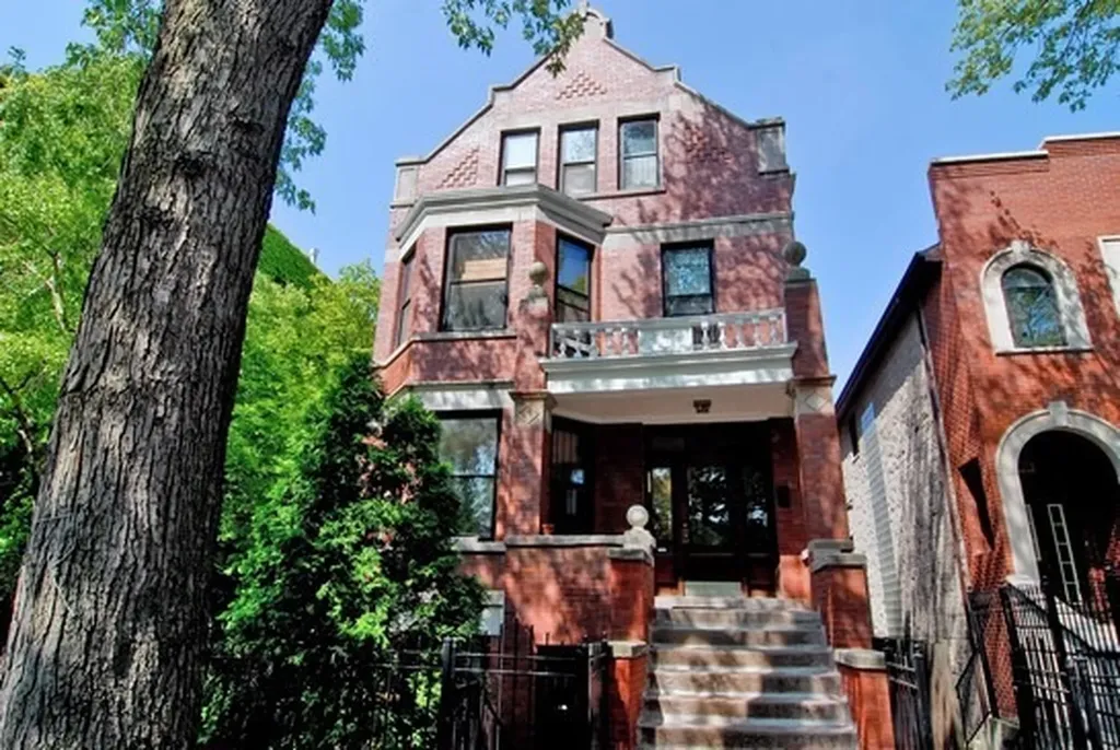 2040 North Hoyne Avenue Chicago IL 60647