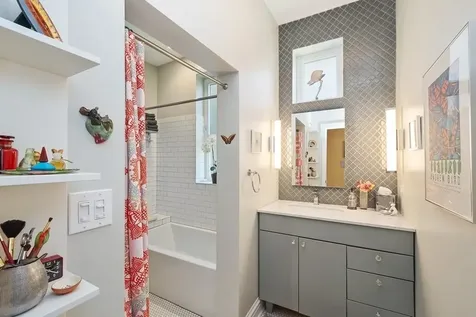 2040 North Hoyne Avenue Chicago IL 60647