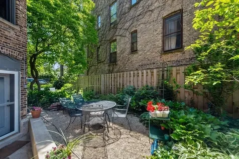 2040 North Hoyne Avenue Chicago IL 60647