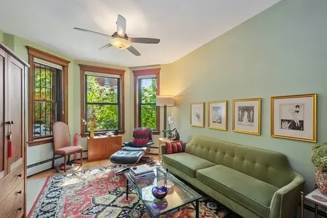 2040 North Hoyne Avenue Chicago IL 60647