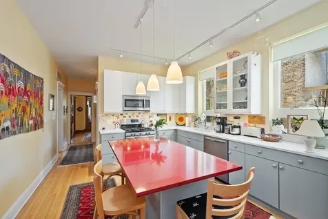 2040 North Hoyne Avenue Chicago IL 60647