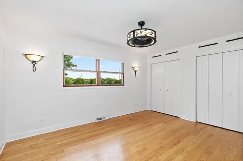 2019 East Avon Lane Arlington Heights IL 60004