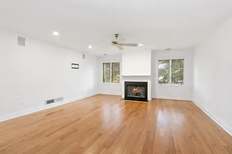 2019 East Avon Lane Arlington Heights IL 60004