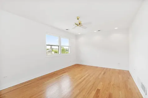 2019 East Avon Lane Arlington Heights IL 60004