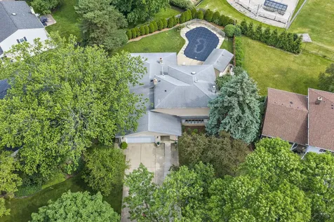2019 East Avon Lane Arlington Heights IL 60004