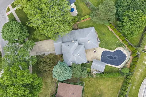 2019 East Avon Lane Arlington Heights IL 60004