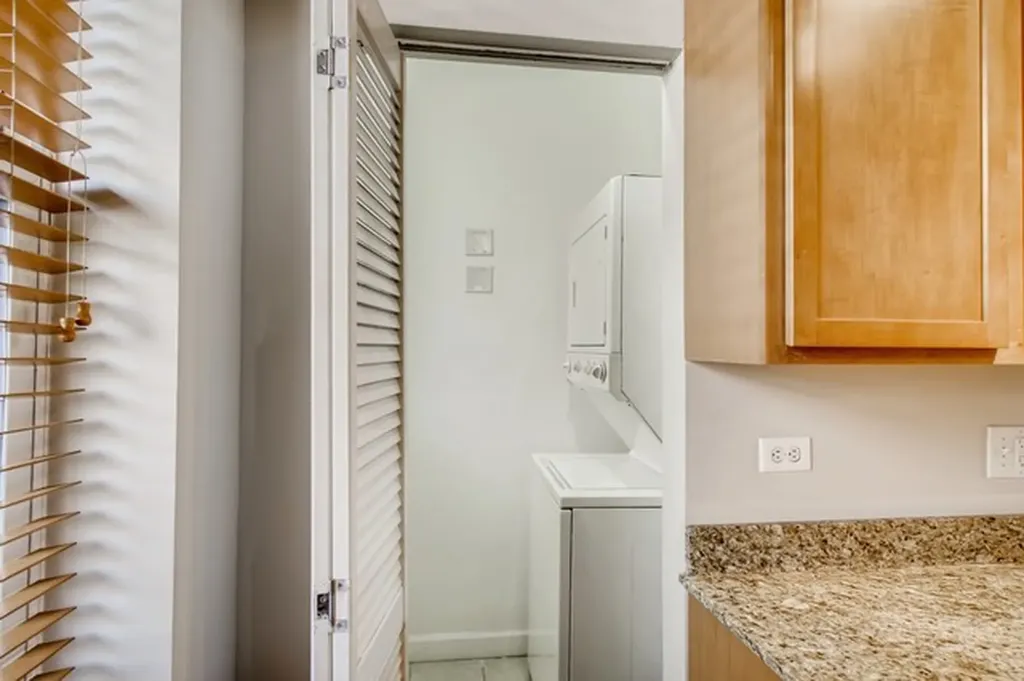 2403 North Hamlin Avenue Chicago IL 60647