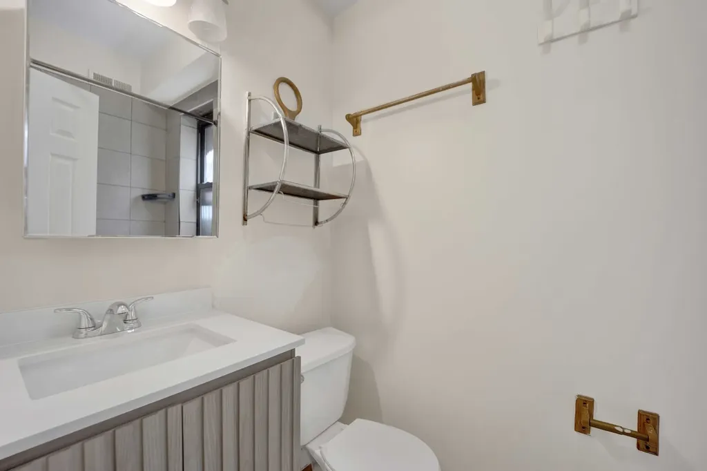 616 South Loomis Street Chicago IL 60607