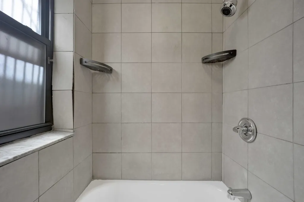 616 South Loomis Street Chicago IL 60607