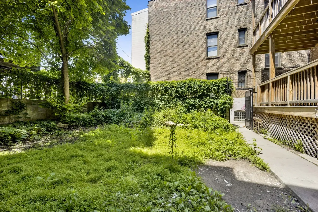 616 South Loomis Street Chicago IL 60607