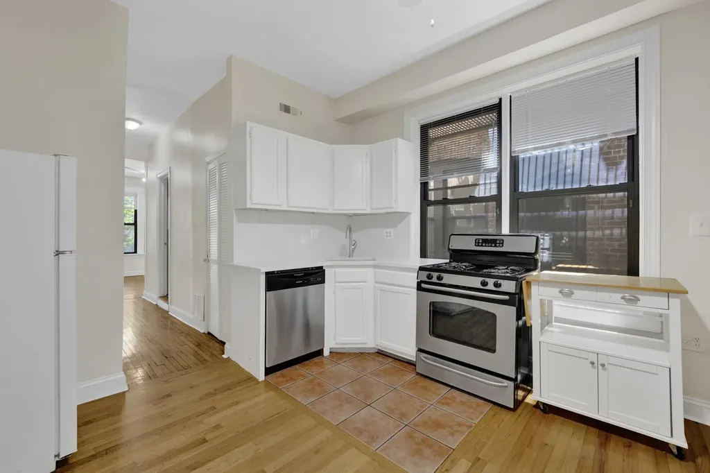 616 South Loomis Street Chicago IL 60607