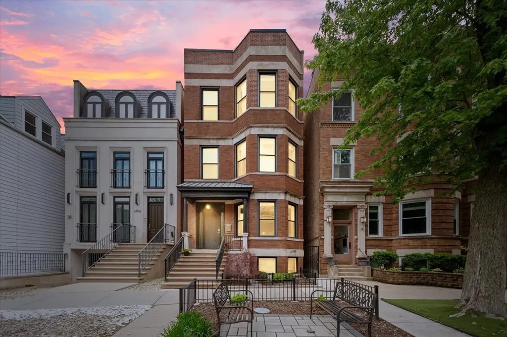 2901 North Burling Street Chicago IL 60657
