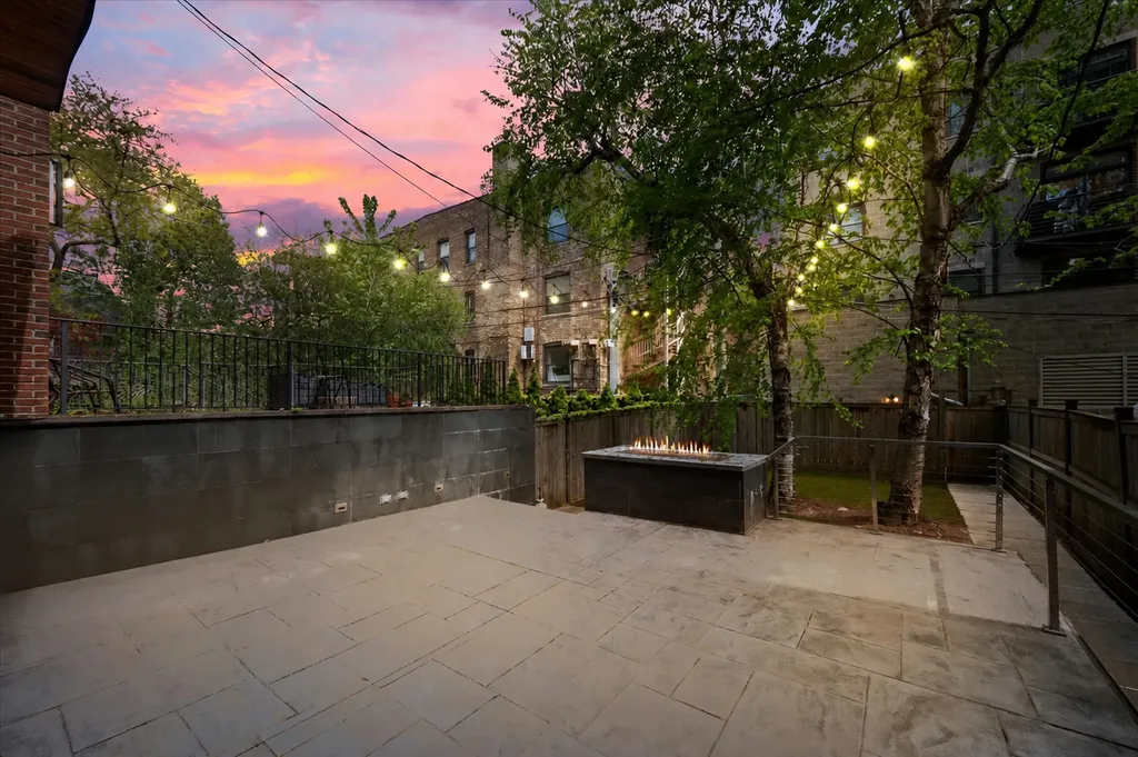 2901 North Burling Street Chicago IL 60657