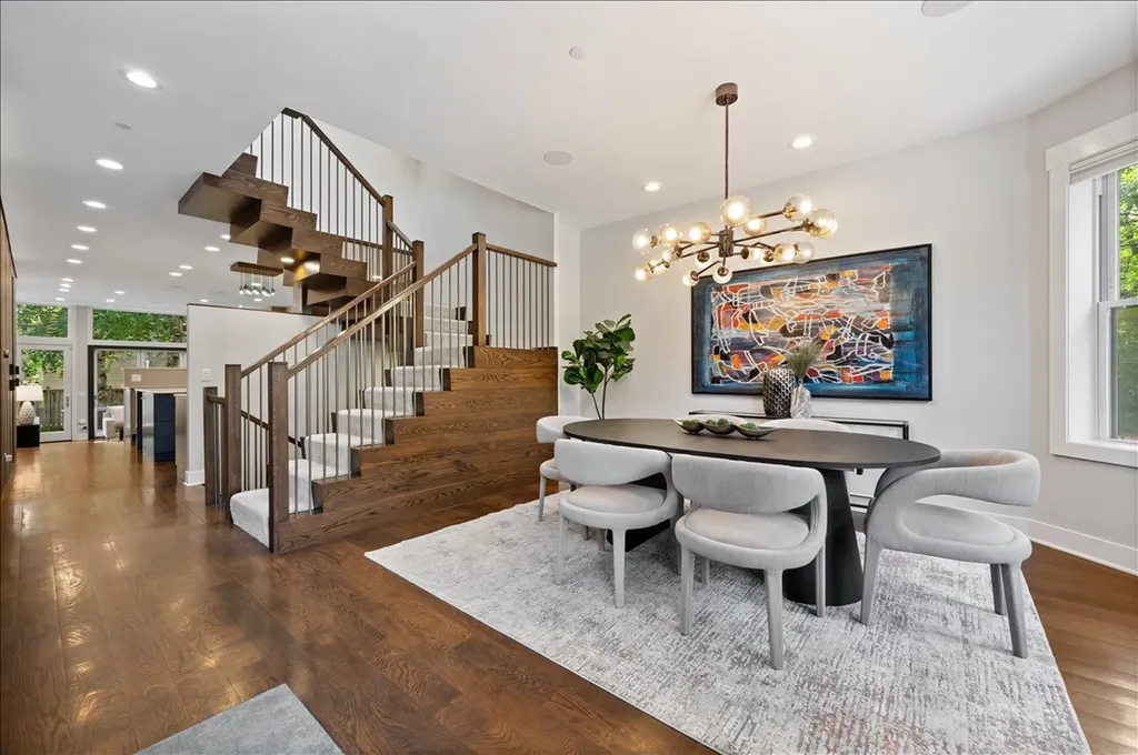 2901 North Burling Street Chicago IL 60657