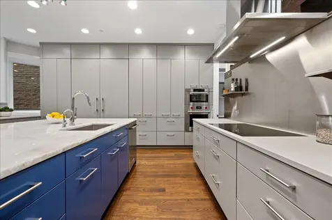 2901 North Burling Street Chicago IL 60657