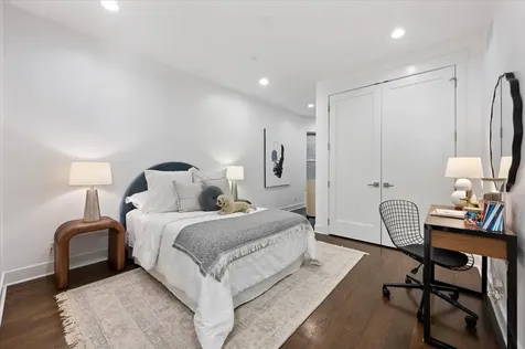 2901 North Burling Street Chicago IL 60657