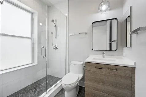 2901 North Burling Street Chicago IL 60657