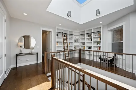 2901 North Burling Street Chicago IL 60657