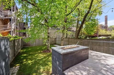 2901 North Burling Street Chicago IL 60657