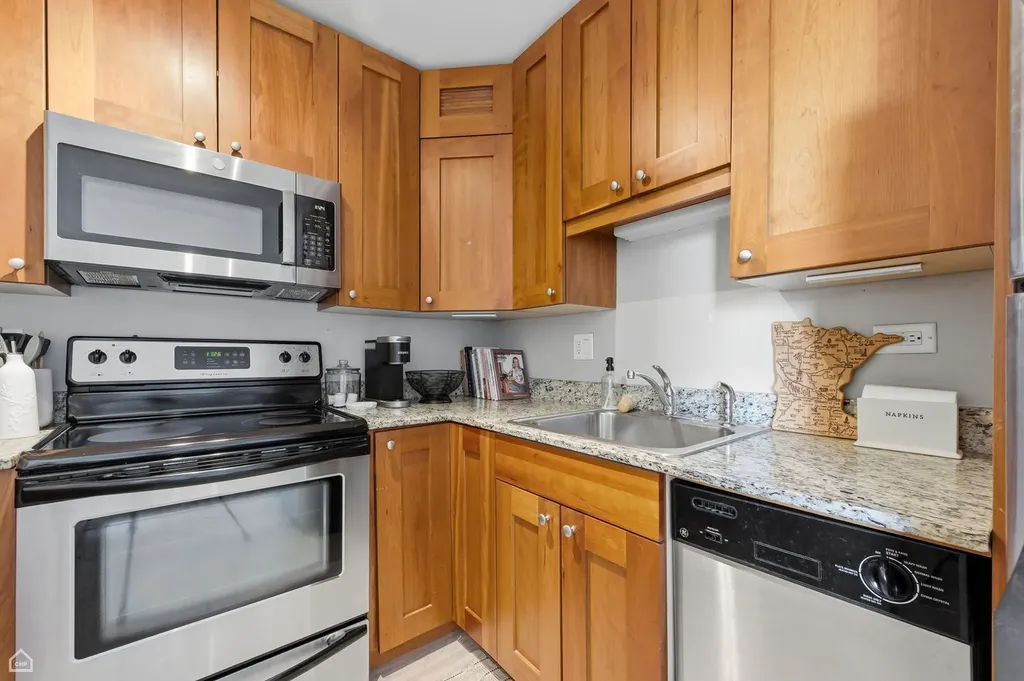 3033 North Sheridan Road Chicago IL 60657