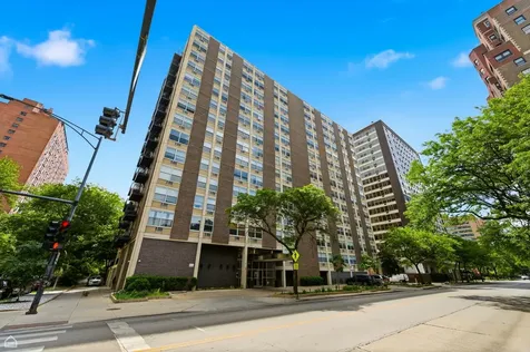 3033 North Sheridan Road Chicago IL 60657