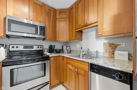3033 North Sheridan Road Chicago IL 60657