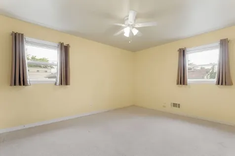 5024 Harnew Road S Oak Lawn IL 60453