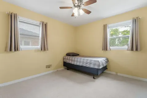 5024 Harnew Road S Oak Lawn IL 60453