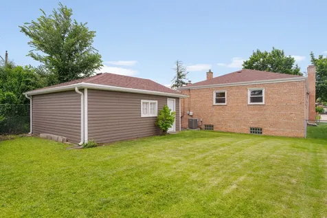 5024 Harnew Road S Oak Lawn IL 60453