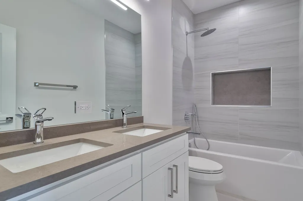 3516 North Central Avenue Chicago IL 60634