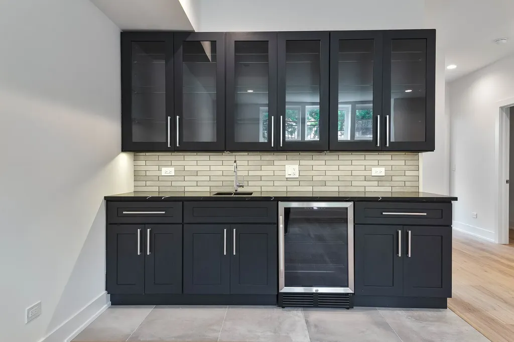 3516 North Central Avenue Chicago IL 60634