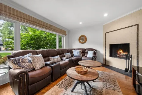 1347 Sunview Lane Winnetka IL 60093