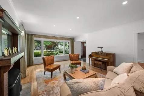 1347 Sunview Lane Winnetka IL 60093