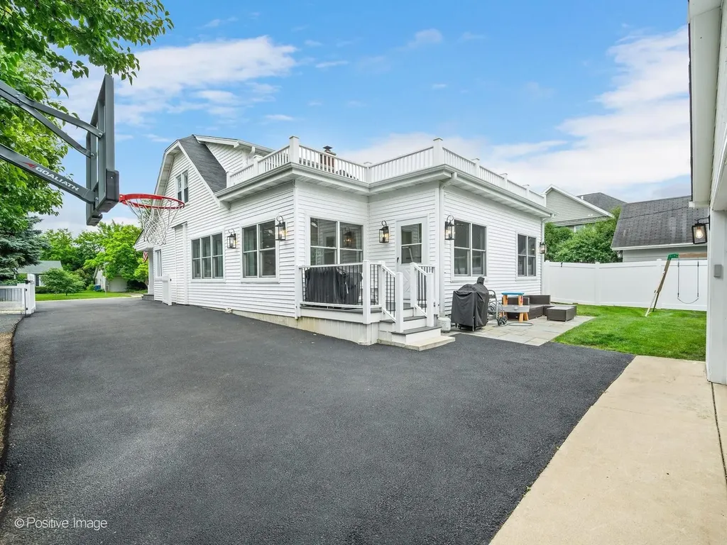 4512 Washington Street Downers Grove IL 60515