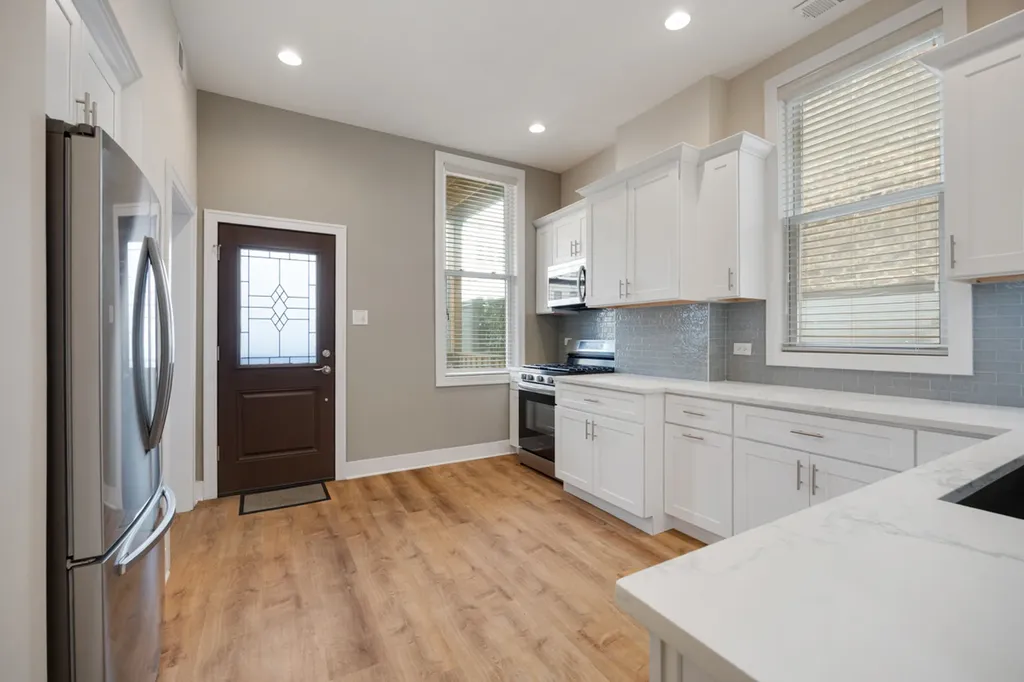 1446 West Lexington Street Chicago IL 60607