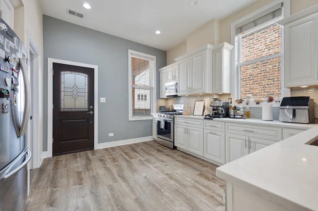 1446 West Lexington Street Chicago IL 60607