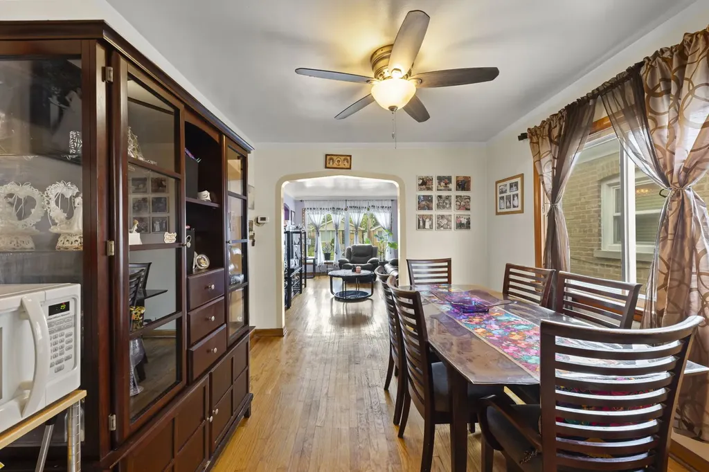 4741 South Lamon Avenue Chicago IL 60638