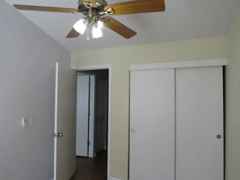 255 West Treehouse Lane W Round Lake IL 60073