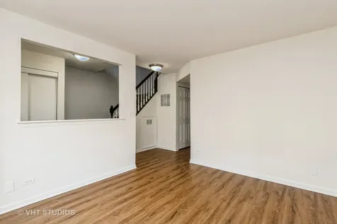 255 West Treehouse Lane W Round Lake IL 60073