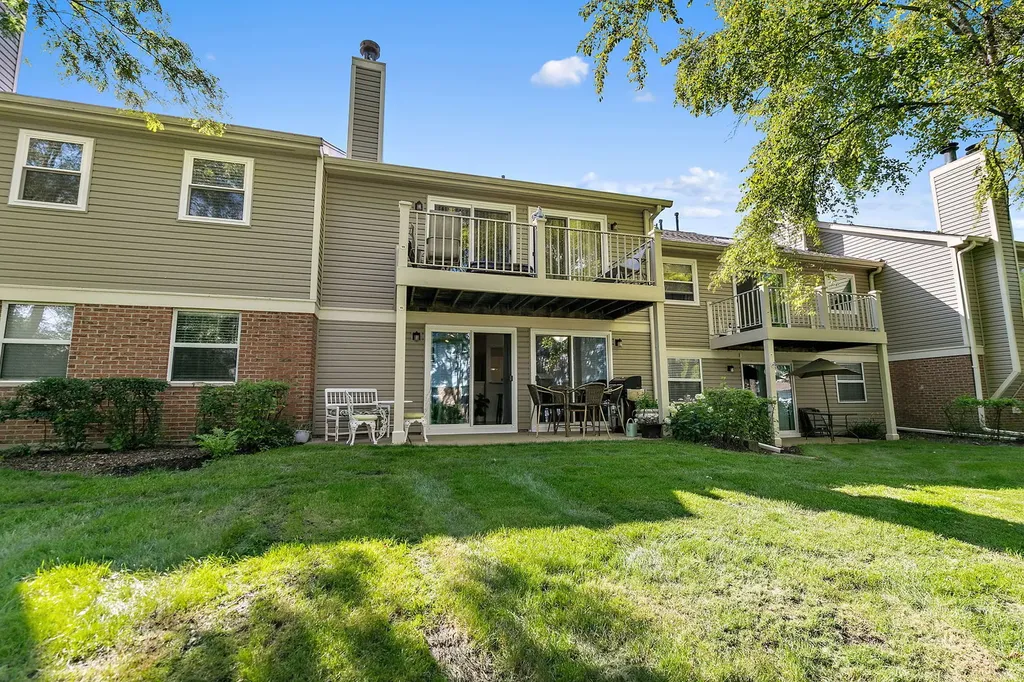 2870 Meadow Lane Schaumburg IL 60193
