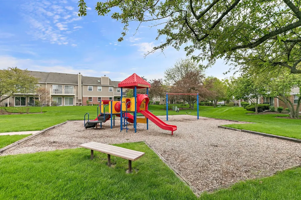 2870 Meadow Lane Schaumburg IL 60193