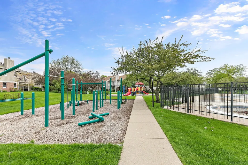 2870 Meadow Lane Schaumburg IL 60193