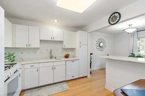 2870 Meadow Lane Schaumburg IL 60193