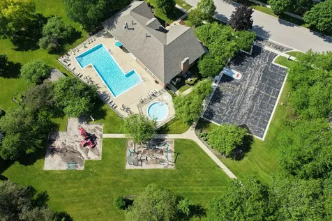2870 Meadow Lane Schaumburg IL 60193