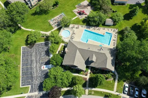 2870 Meadow Lane Schaumburg IL 60193